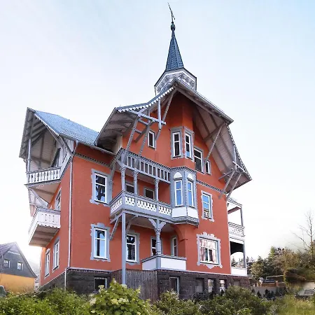 Moderne In Alter Apartman *