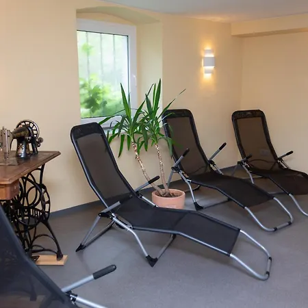 Lägenhet Moderne Ferienwohnung Am Thueringer Wald Perfekt Fuer Familien, Paare & Urlaub Mit Hund, Mit Sauna & Balkon