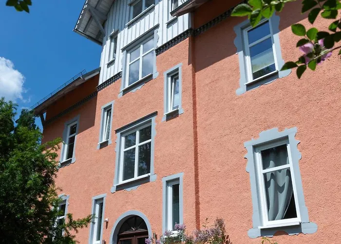 Moderne In Alter アパート